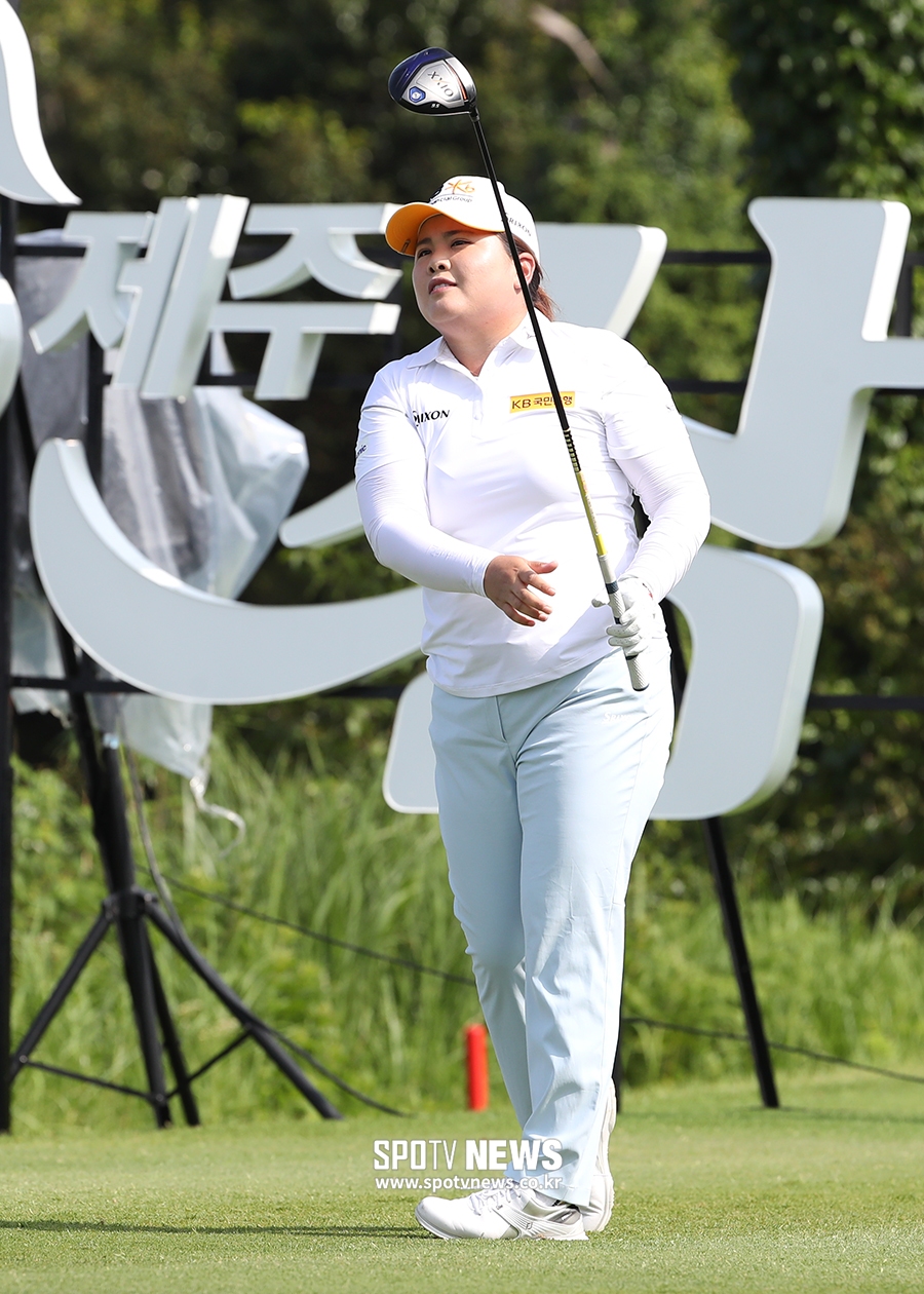 [포토S] 티샷 날리는 '골프 여제' 박인비