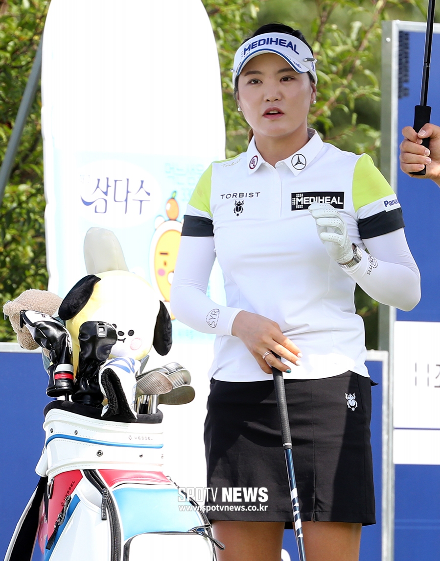 [포토S] 유소연도 아미? 눈에 띄는 '치미' 클럽 커버