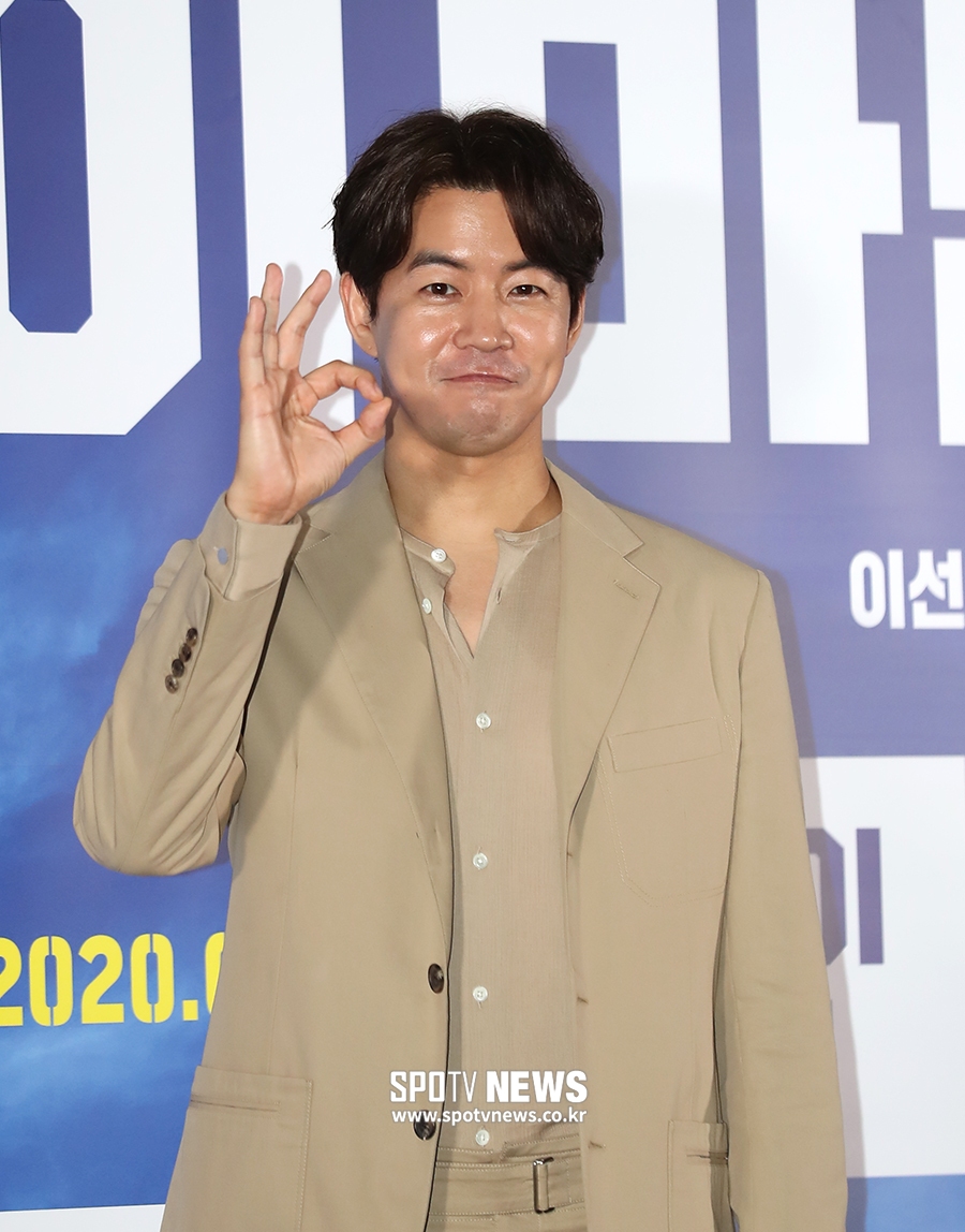 [포토S] 이상윤, '오케이 마담 기대하세요'