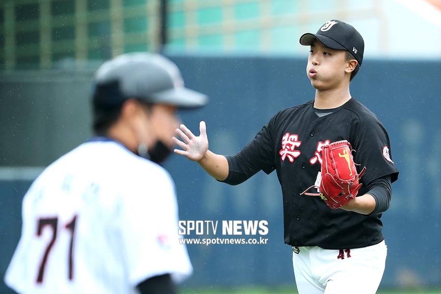 [포토S] 장충고 박정민, '위기 넘겼어'