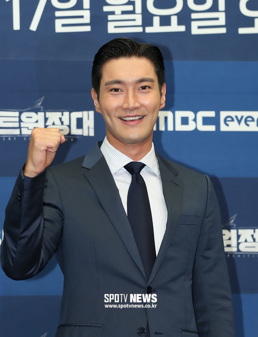 [포토S] 최시원, 요트와 어울리는 남자
