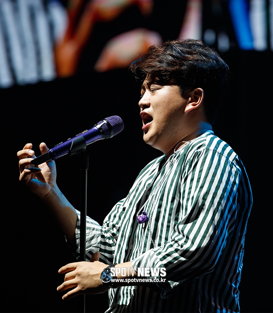 [포토S] 김호중, '아리스' 감동 시키는 무대