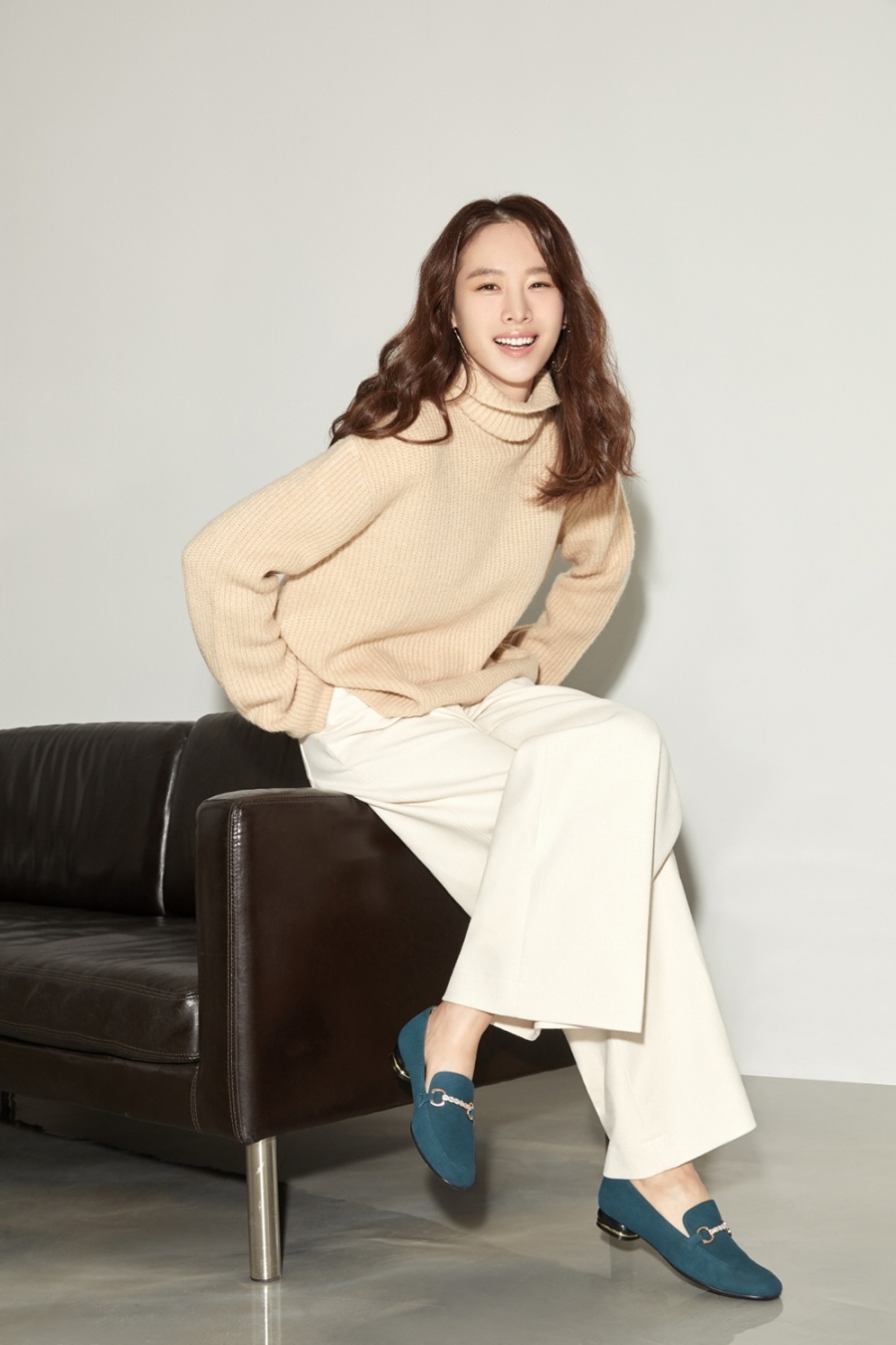 조윤희, 이동건과 이혼 이후에도 밝은 모습…프로페셔널하게 '열일'[화보]