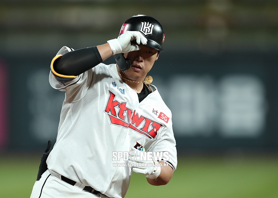 [포토S] 강백호, 과묵한 홈런 세리머니