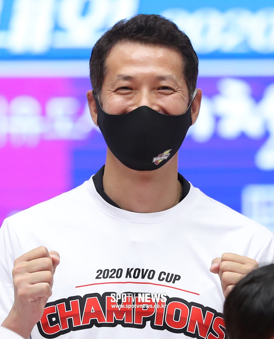 [포토S] 한국전력 장병철 감독, 마음고생 털고 우승!