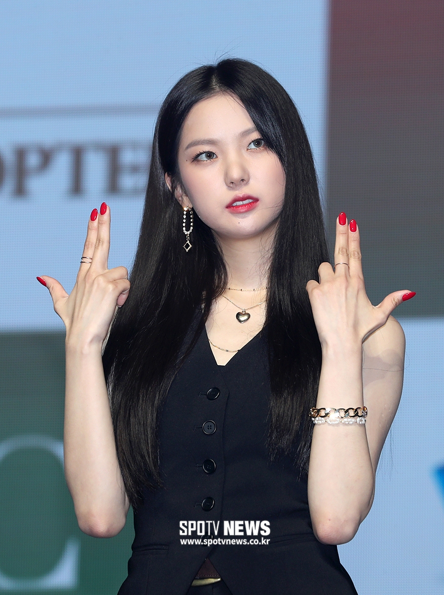 [포토S] CLC 최유진, 레드가 포인트!