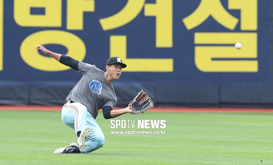 [포토S] 몸 날리는 김건형