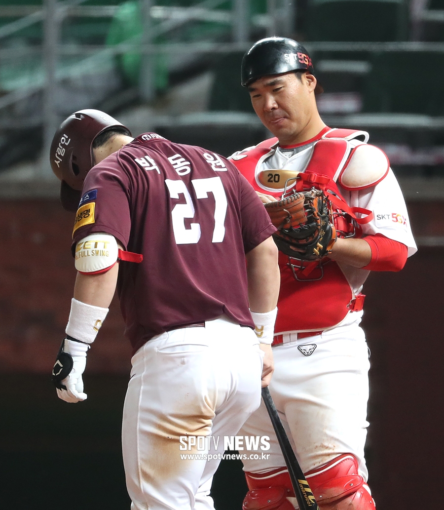 [포토S] 이재원, 박동원 향한 미안한 마음