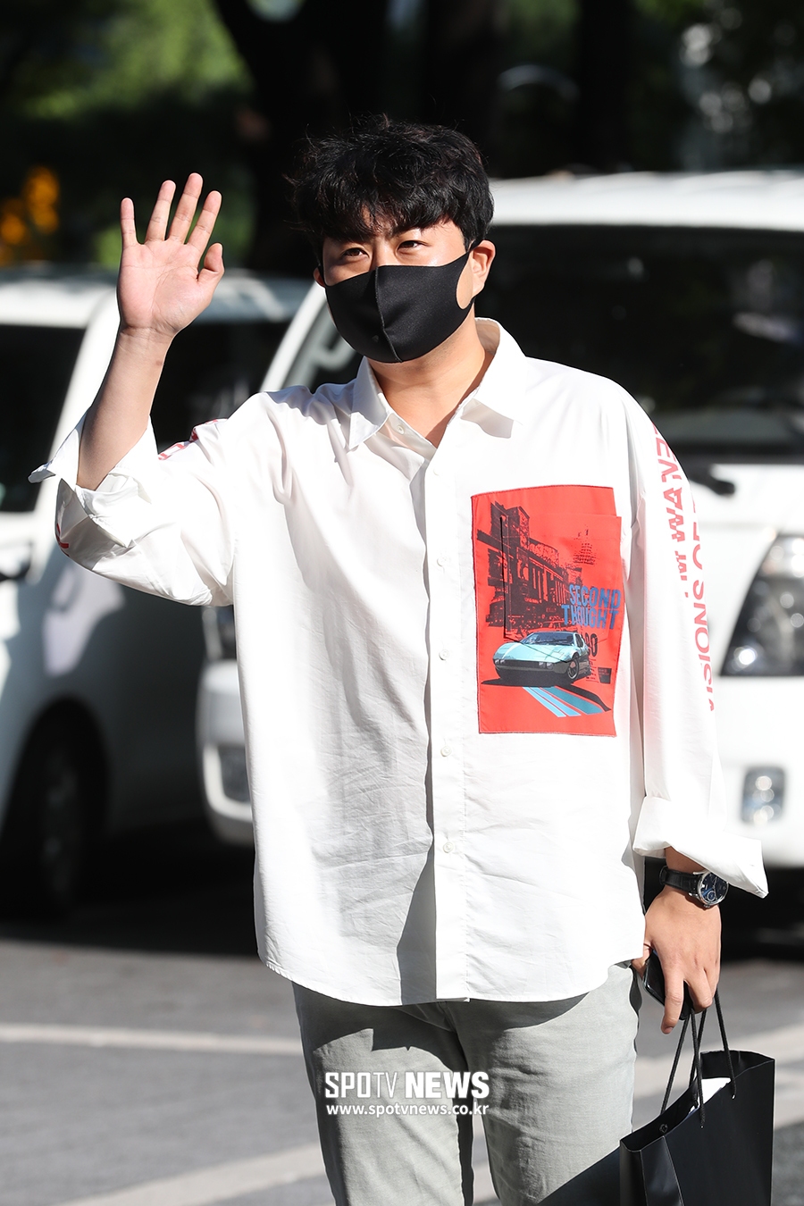[포토S] 김호중, 사회복무요원으로 첫 출근