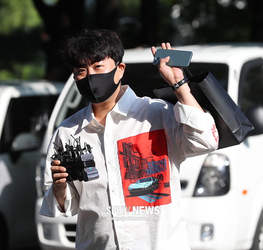 [포토S] 김호중, '사회복무요원으로 첫 출근합니다'
