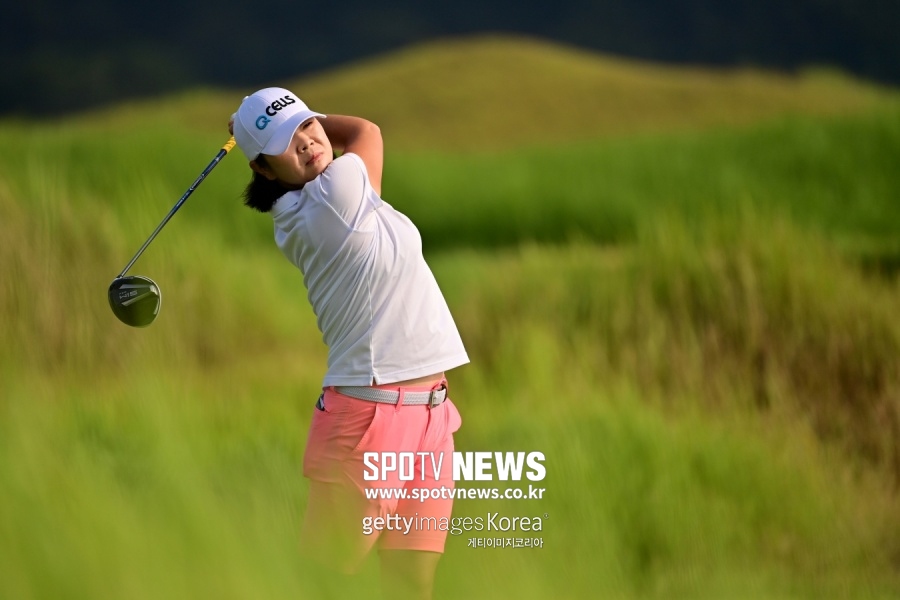 '파3 8번홀 홀인원' 이민영, JLPGA 올 시즌 첫 메이저대회 우승 청신호