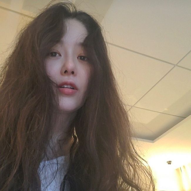 고현정, 사진 한 장 공개했을 뿐인데…50살 청순미모+근황에 '관심집중'[종합]