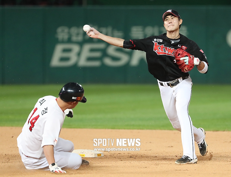 [포토S] 심우준, 위기 탈출 더블플레이