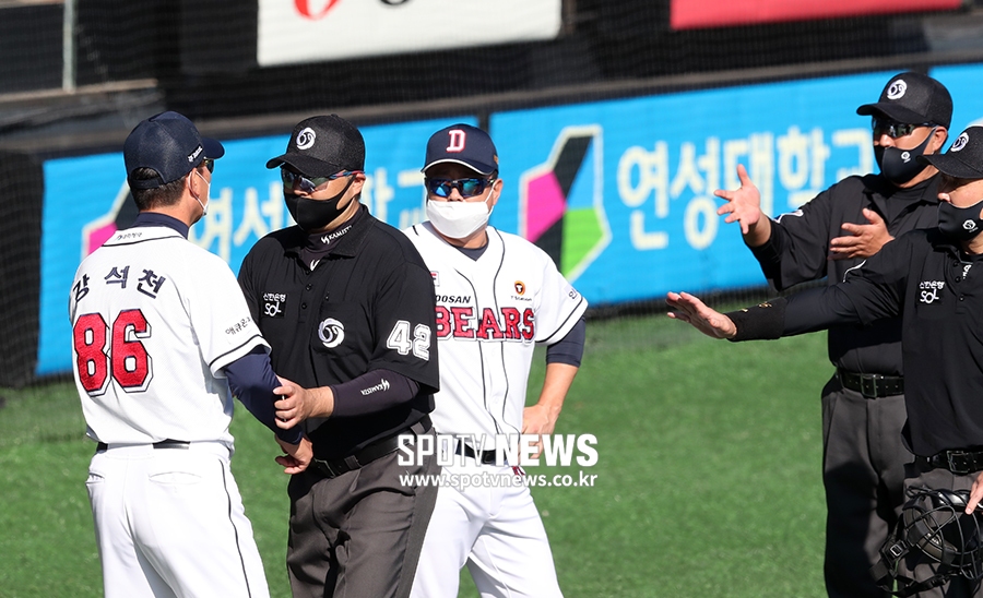 [포토S] 강하게 어필하는 강석천 코치