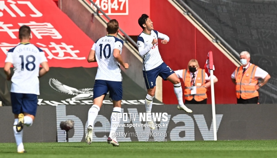 [PL REVIEW] '손흥민 4골' 토트넘, 사우샘프턴 원정 5-2 대승