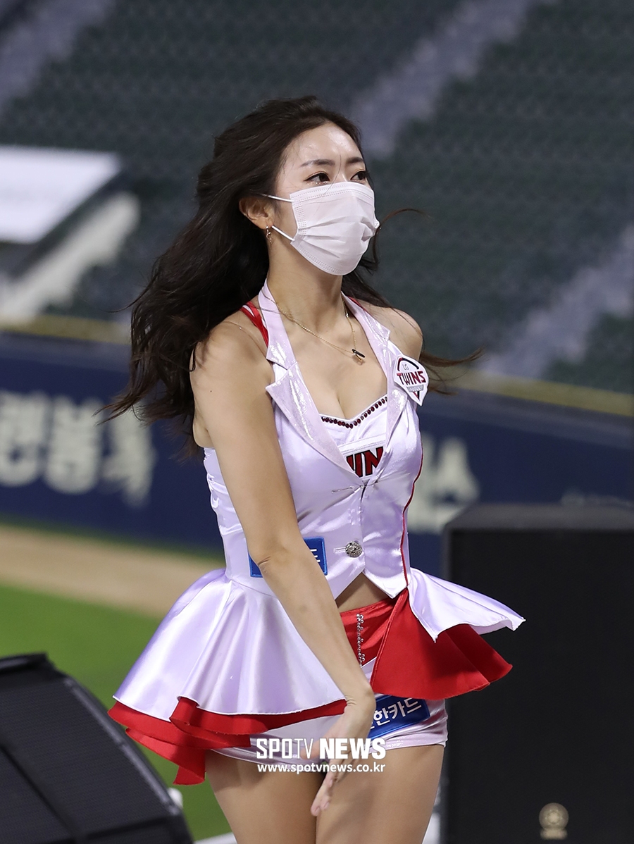 [포토S] 치어리더 정다혜, 눈길 멈추게 만드는 글래머 몸매