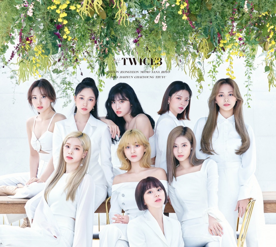 트와이스, 일본에서 '역대 최다 1위' 달성…베스트앨범으로 차트 싹쓸이 [영상]