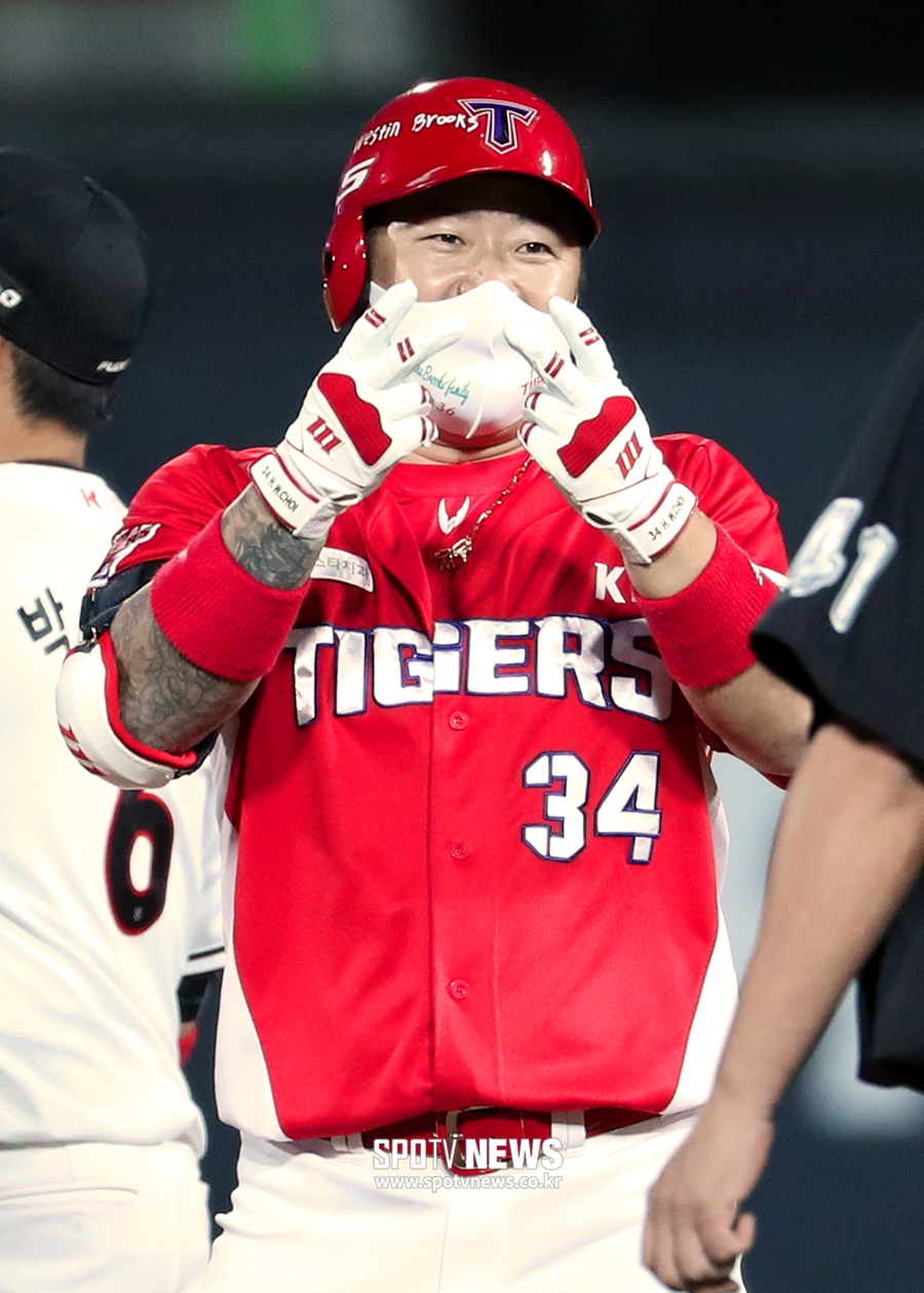 [포토S] 최형우, 선취 적시타