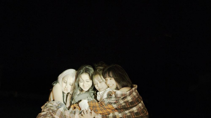블랙핑크 "해외 유명 뮤지션과 협업, 곡에 대한 감정이 통할 때 뿌듯"
