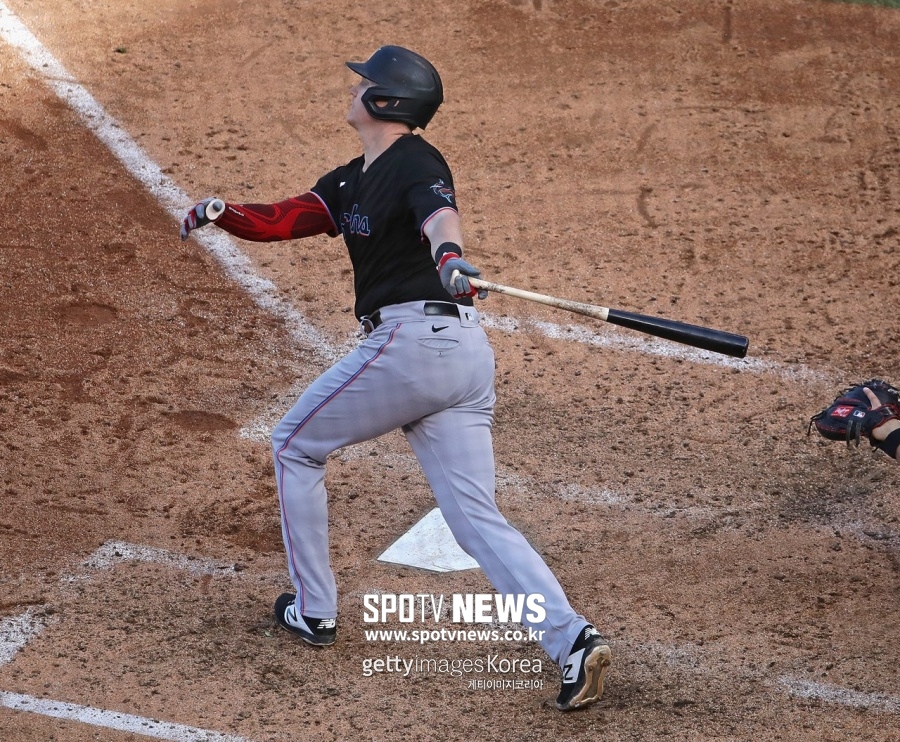 “애틀랜타 나와!” 2연승 마이애미, 컵스 2-0 꺾고 NLDS 진출