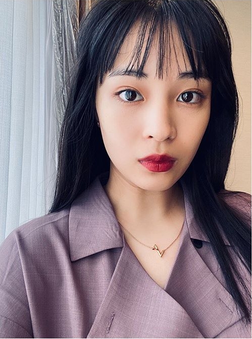 '이민정 닮은꼴' 日배우 히로세 스즈, 코로나 확진 "무증상 감염"