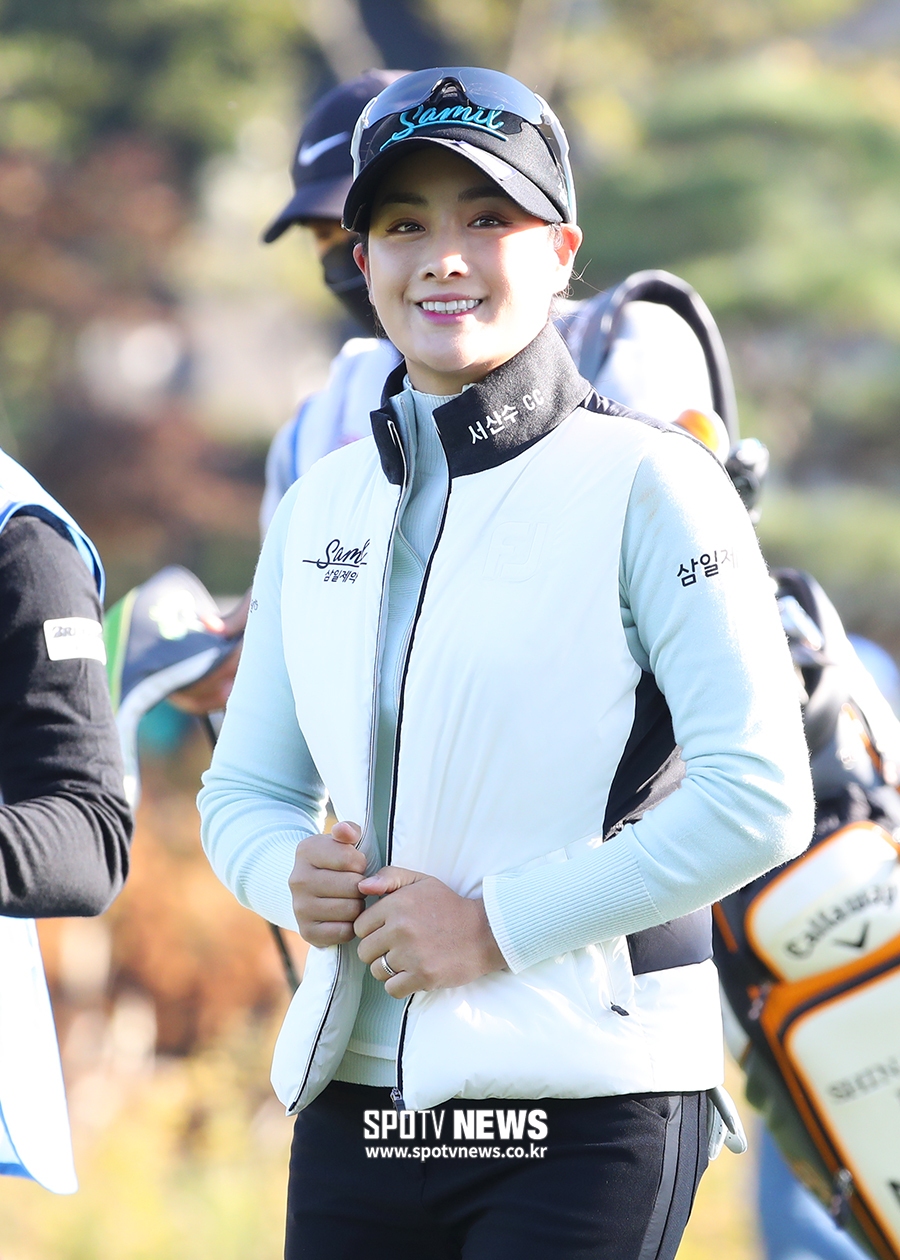 [포토S] 박결, 이제 패딩 조끼 입을 날씨