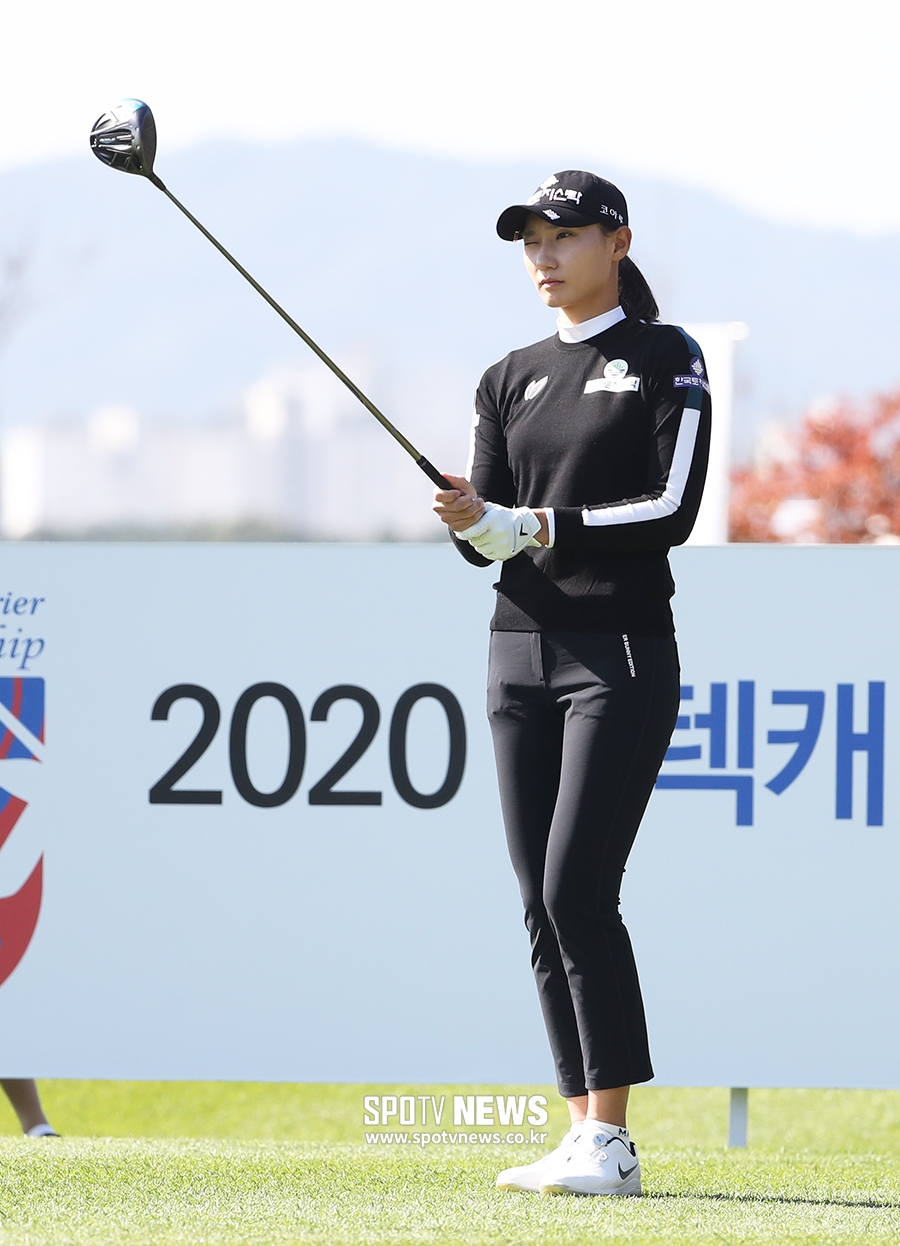 [포토S] 김민선5, 페어웨이 정중앙 조준
