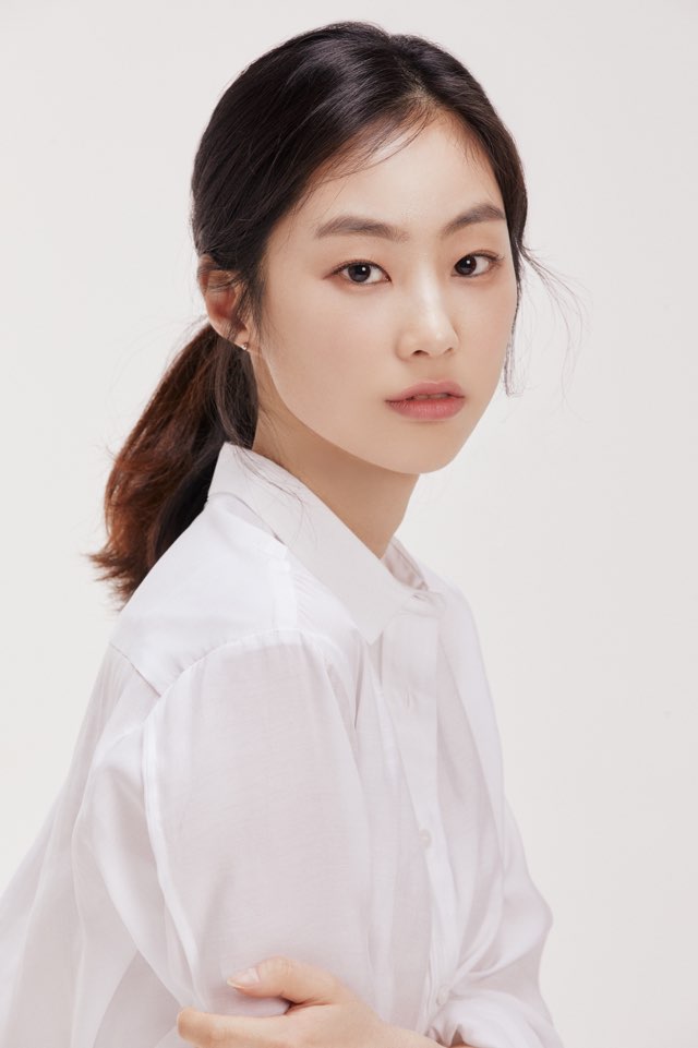 전수진, 디아이엔터테인먼트와 전속계약…정보석과 한솥밥