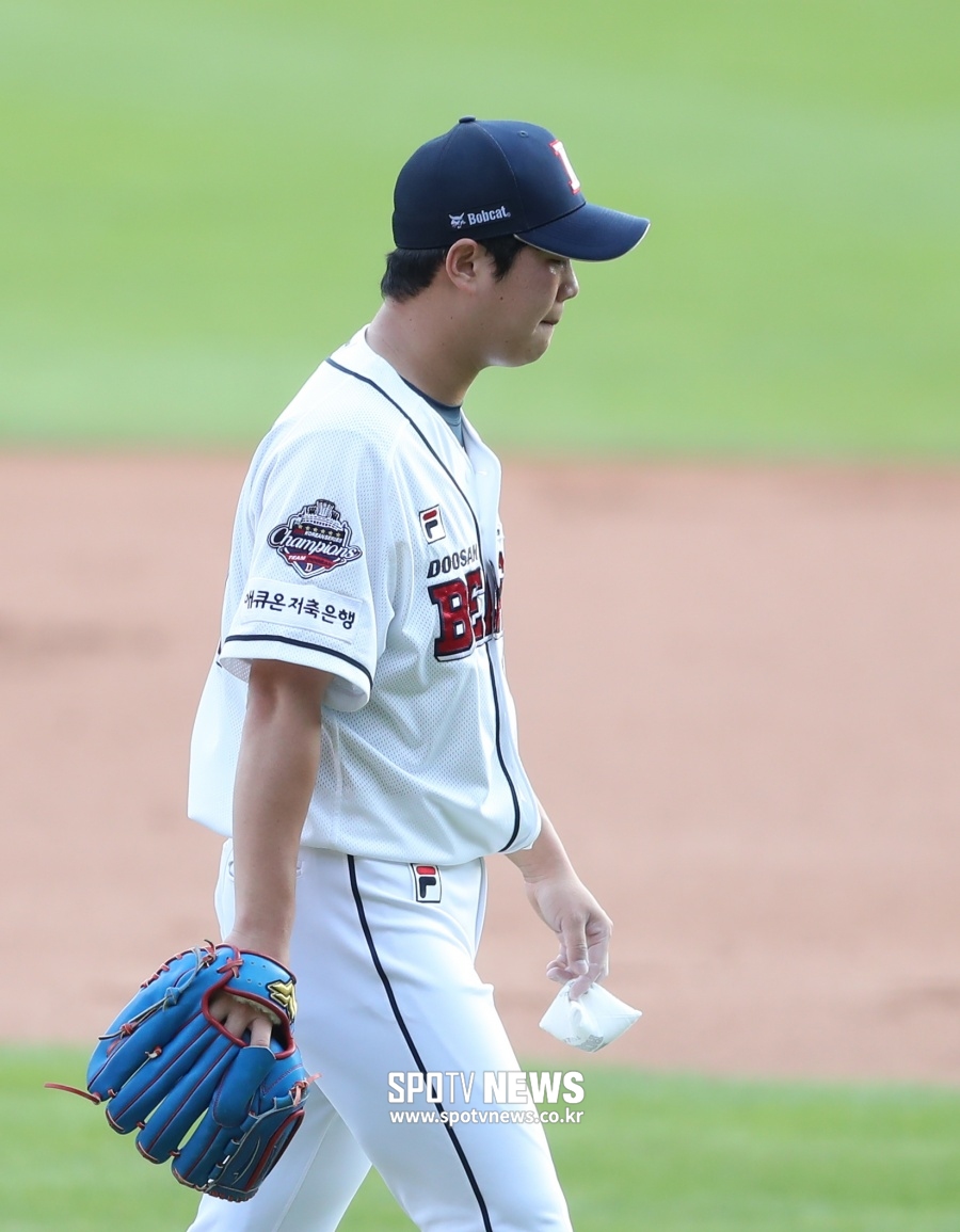 함덕주, 끝내 부상자 명단행…"중간투수로 준비"