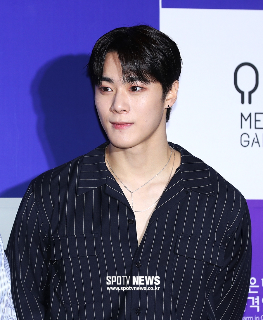 [포토S] 아스트로 문빈, 태평양 어깨