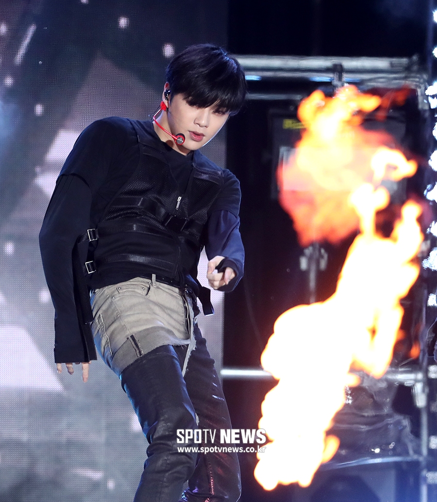 [포토S] 강다니엘, 불보다 강렬한