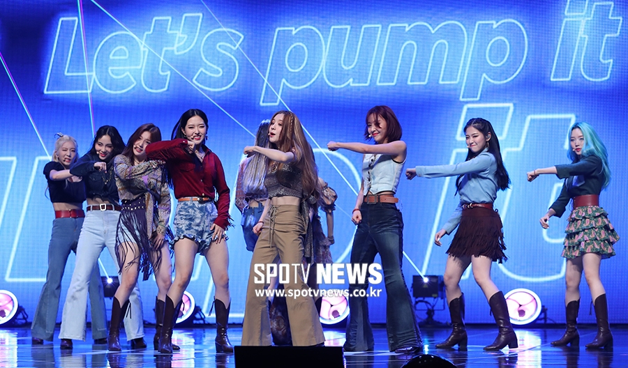 [포토S] 이달의소녀, 파워 넘치는 무대