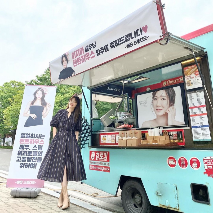 '43세' 이지아, 길쭉한 '168cm 기럭지'+콩알만한 얼굴…이기적이네