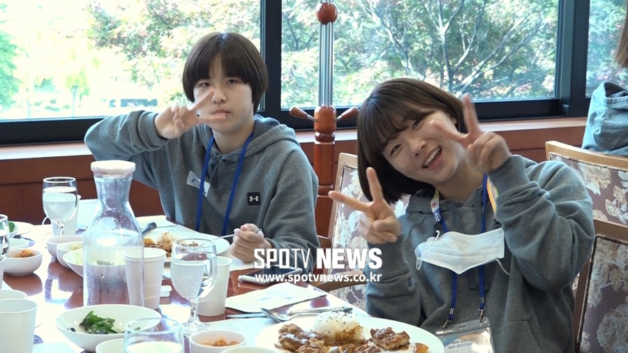 [핸드볼티비] 신인 선수들에 물었다…'핸드볼티비 구독했어요?'