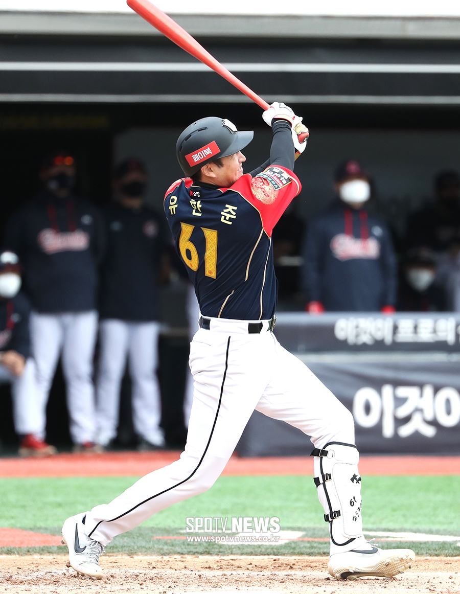 [포토S] 유한준, 큰형님의 시원한 선취 스리런!