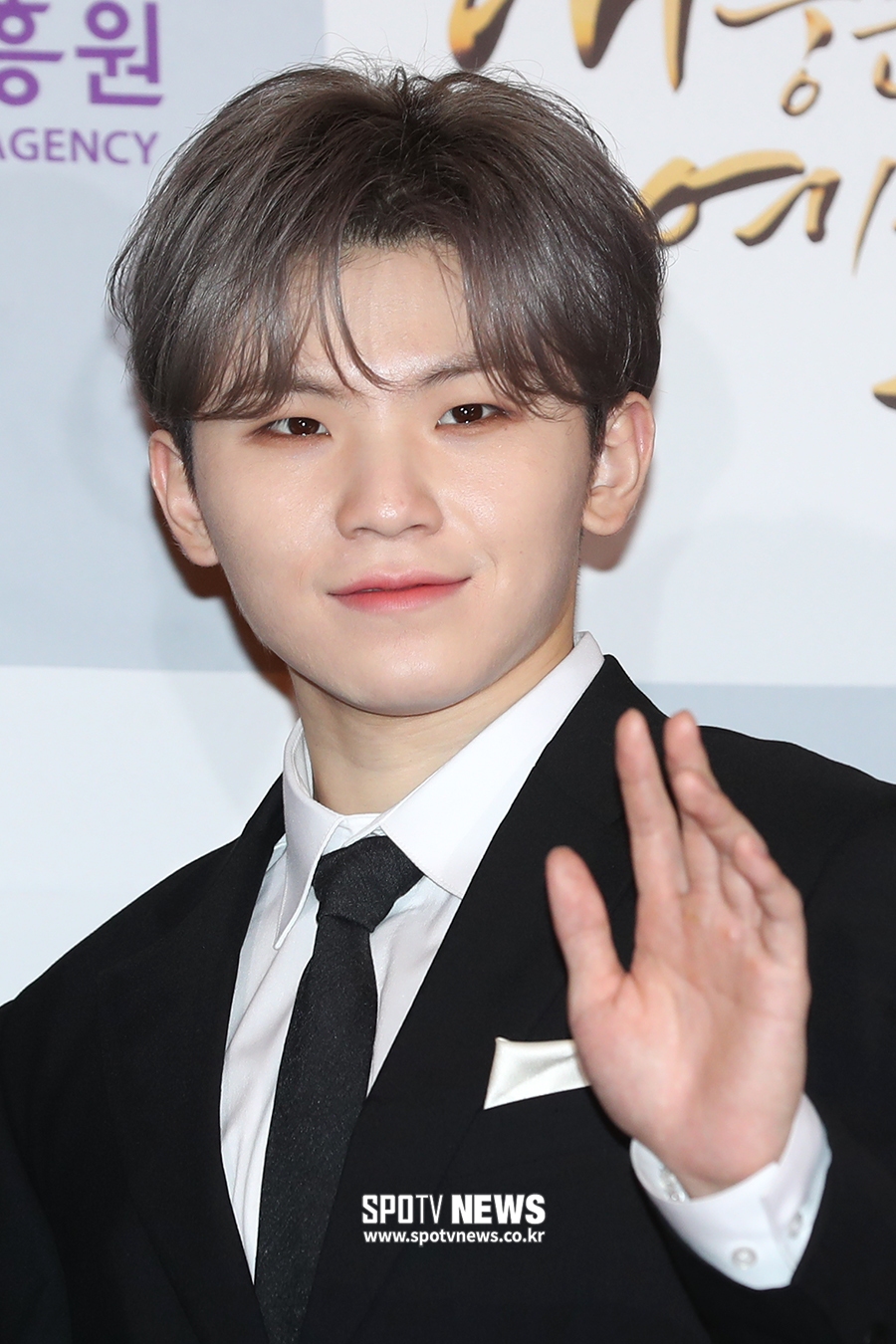 [포토S] 세븐틴 우지, 뽀얀 피부