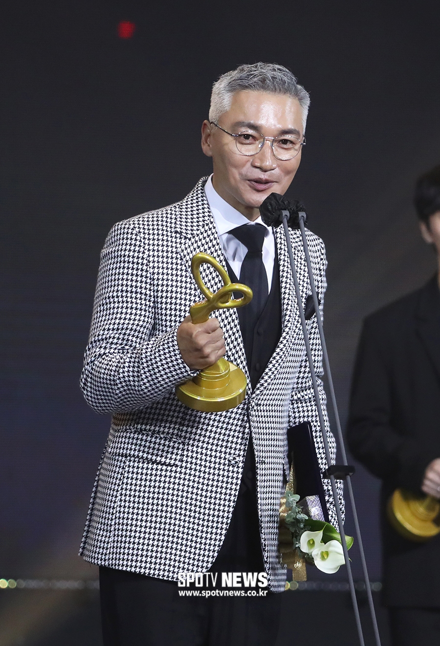 [포토S] '장관 표창' 조재윤, "영광입니다"