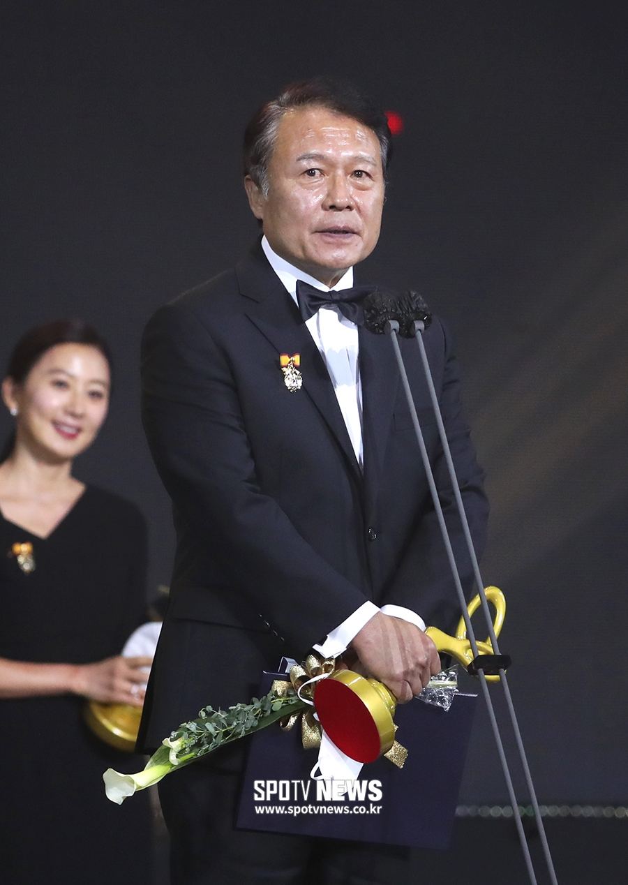 [포토S] '대통령 표창' 천호진, "이 영광을 돌아가신 아버지께 바칩니다"