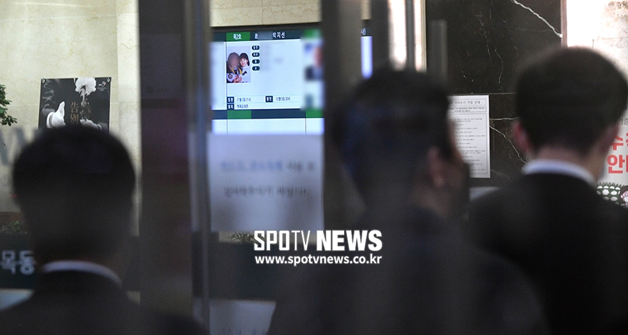 박정민·박성광…눈물로 찾은 故박지선 빈소 '영정 속 따스한 미소만'