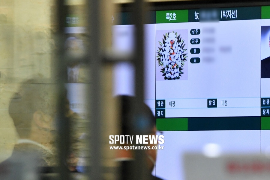 [1분 연예 뉴스]  故박지선 비보에 밤새 조문 행렬…슬픔에 빠진 연예계