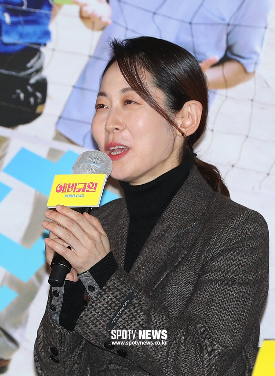 [포토S] 인사말 하는 배우 강말금