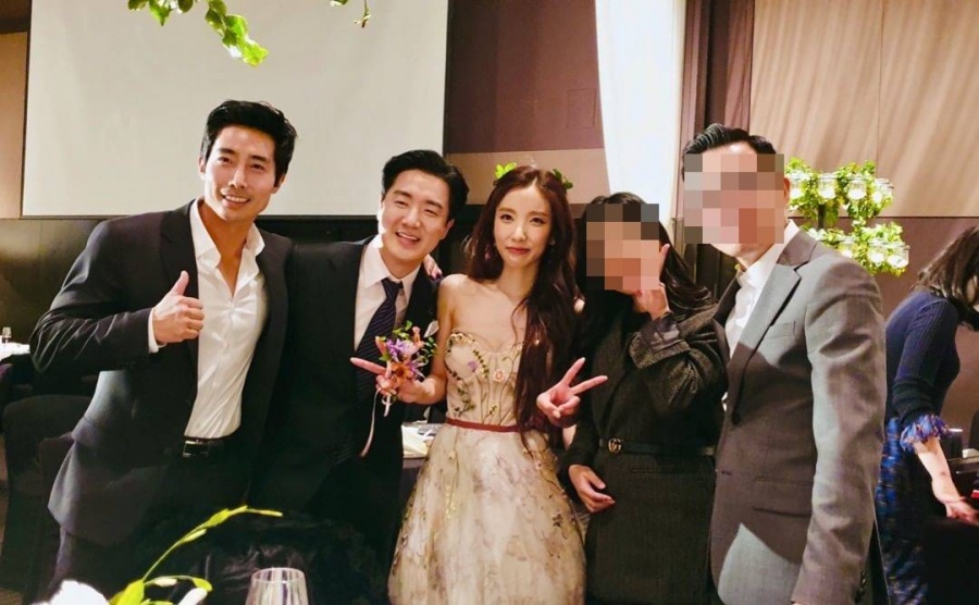 '핵인싸' 이근 대위, 이번에 지숙♥이두희 결혼식 '인증샷' 공개