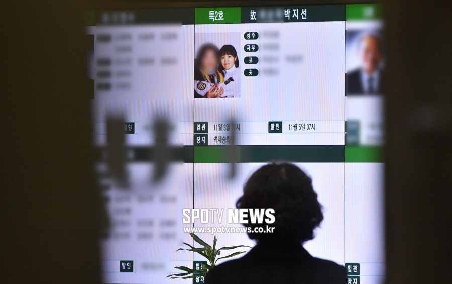 故박지선, 박미선·박성광·허경환 오열 속 발인…KBS 들러 장지로