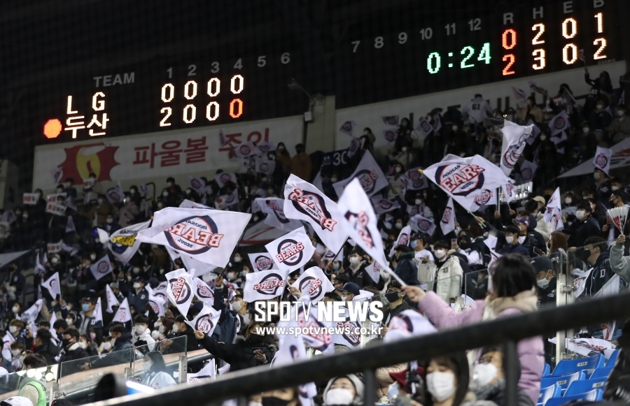 몸집 줄이기·분위기 쇄신…가을 축제 뒷전인 '칼바람'