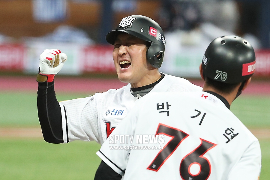 [포토S] 동점 적시타 유한준, '큰형님이 해냈다!'