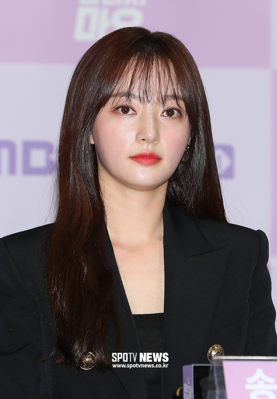 [포토S] 송하윤, 청순 만화책 찢고 나온 비주얼