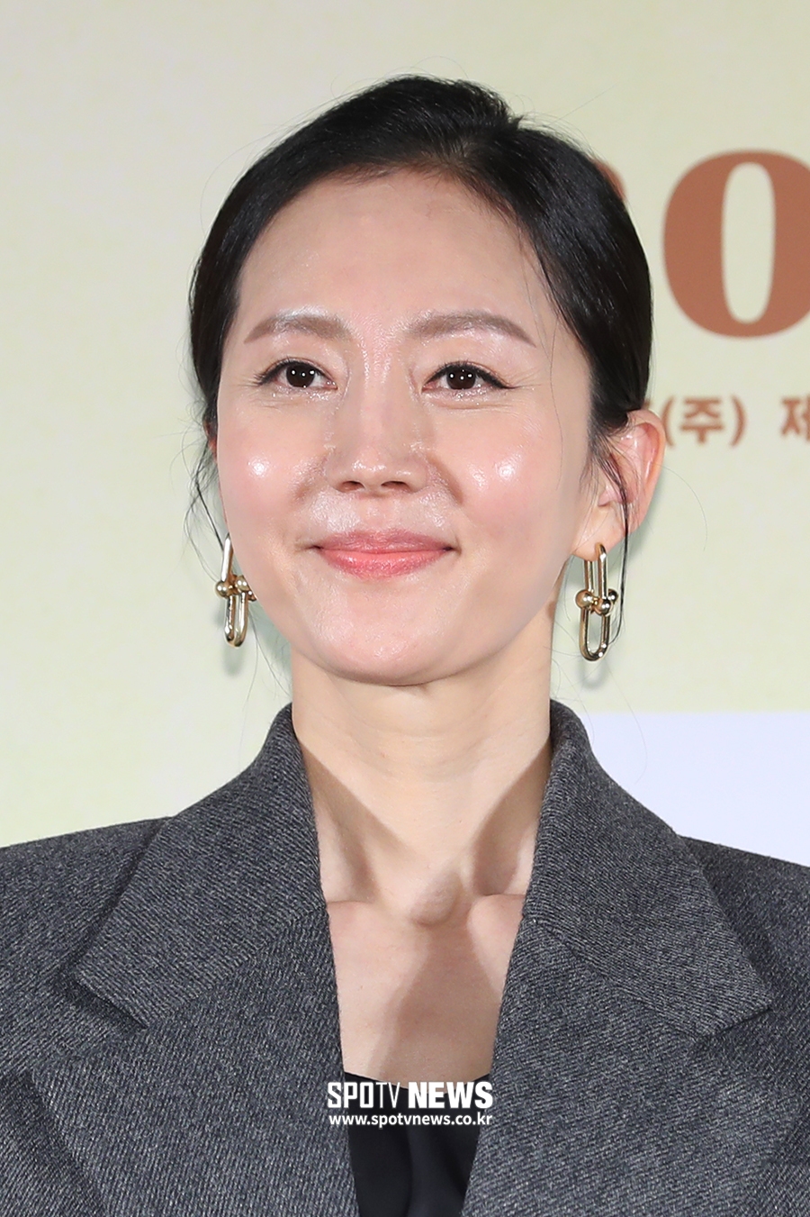 [포토S] 염정아, 윤광 피부 뽐내며