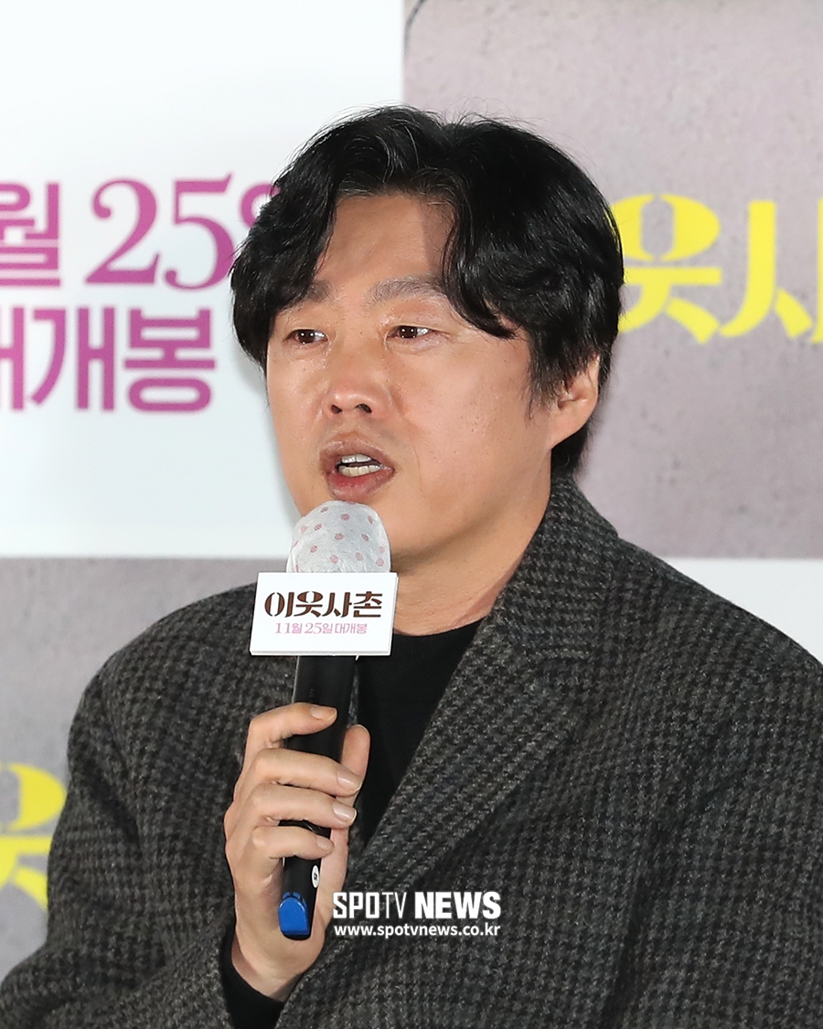 [포토S] 인사하는 배우 김희원