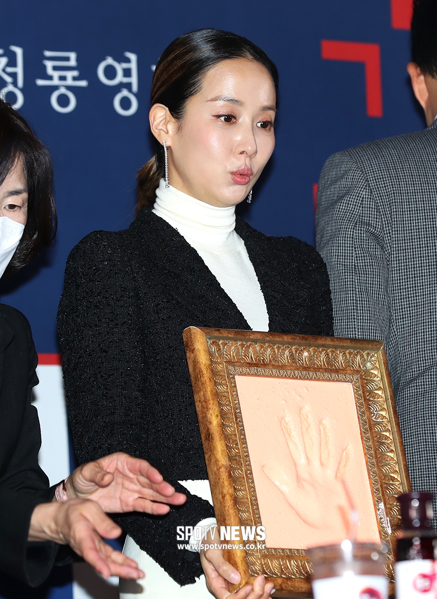 [포토S] 조여정, '손도 예쁘죠?'