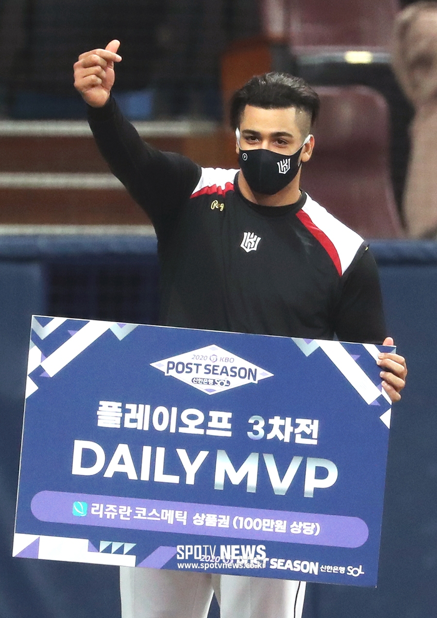 [포토S] 쿠에바스, 플레이오프 3차전 MVP